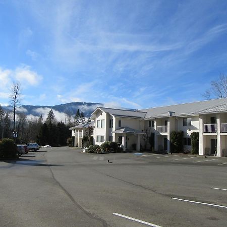Lake Cowichan Lodge Exterior photo